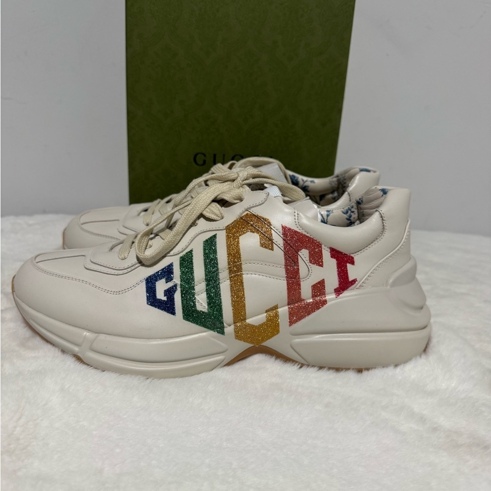 Gucci Cream Sneakers with Multicolor Logo - Picture 4 of 7